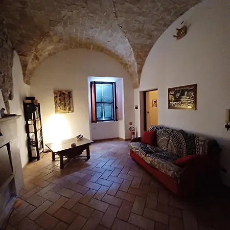 L'alberata * تاركوينيا